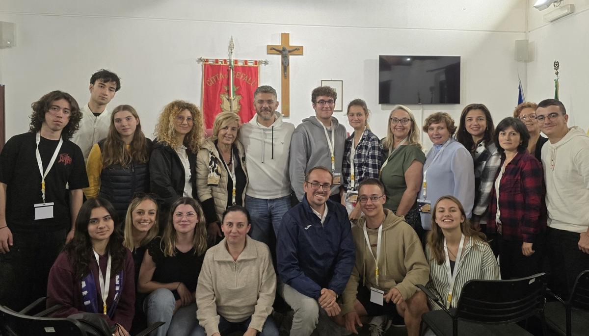 Daugavpils Draudzīgā aicinājuma vidusskolas īstenotais Erasmus+ projekts  “Lift of Democracy” 