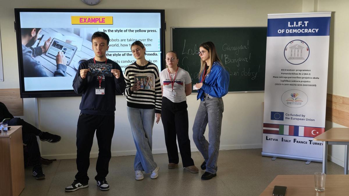 Daugavpils Draudzīgā aicinājuma vidusskolas īstenotais Erasmus+ projekts  “Lift of Democracy” 