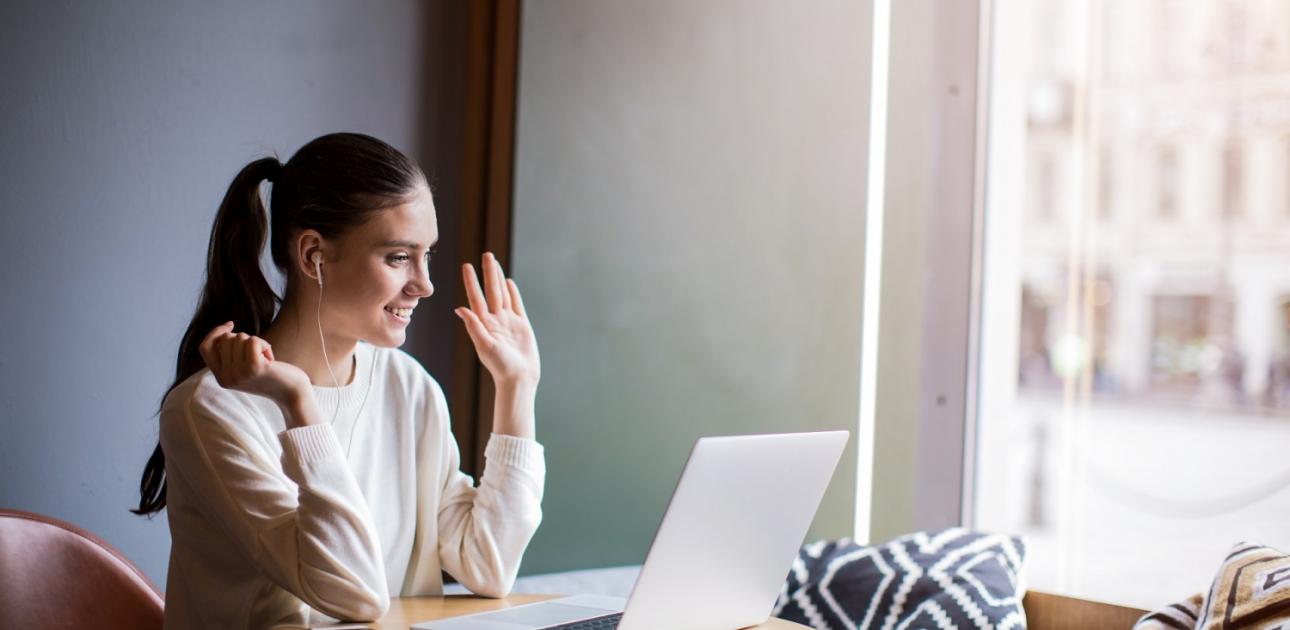 sieviete piedalas tiessaistes seminara Erasmus