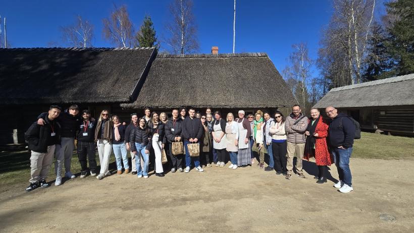 Daugavpils Draudzīgā aicinājuma vidusskolas īstenotais Erasmus+ projekts  “Lift of Democracy” 