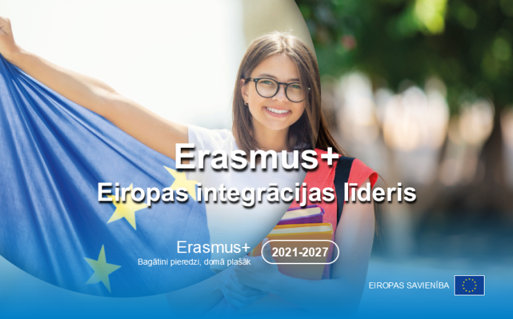 Jauniete tur rokās Eiropas Savienības karogu